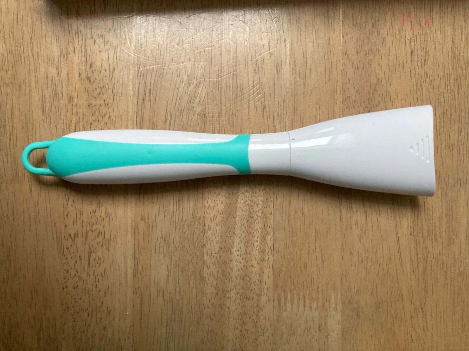 Waterproof Long Handle Silicone Massage Bath Brush W6.5 xD4 xL43cm